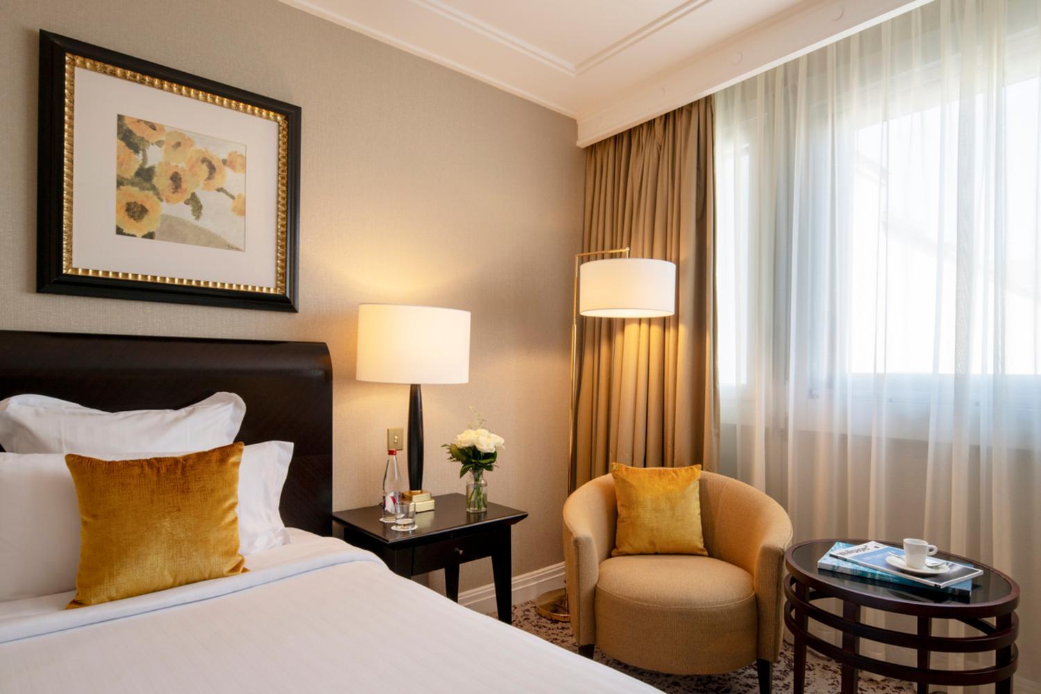 Montaigne Suite